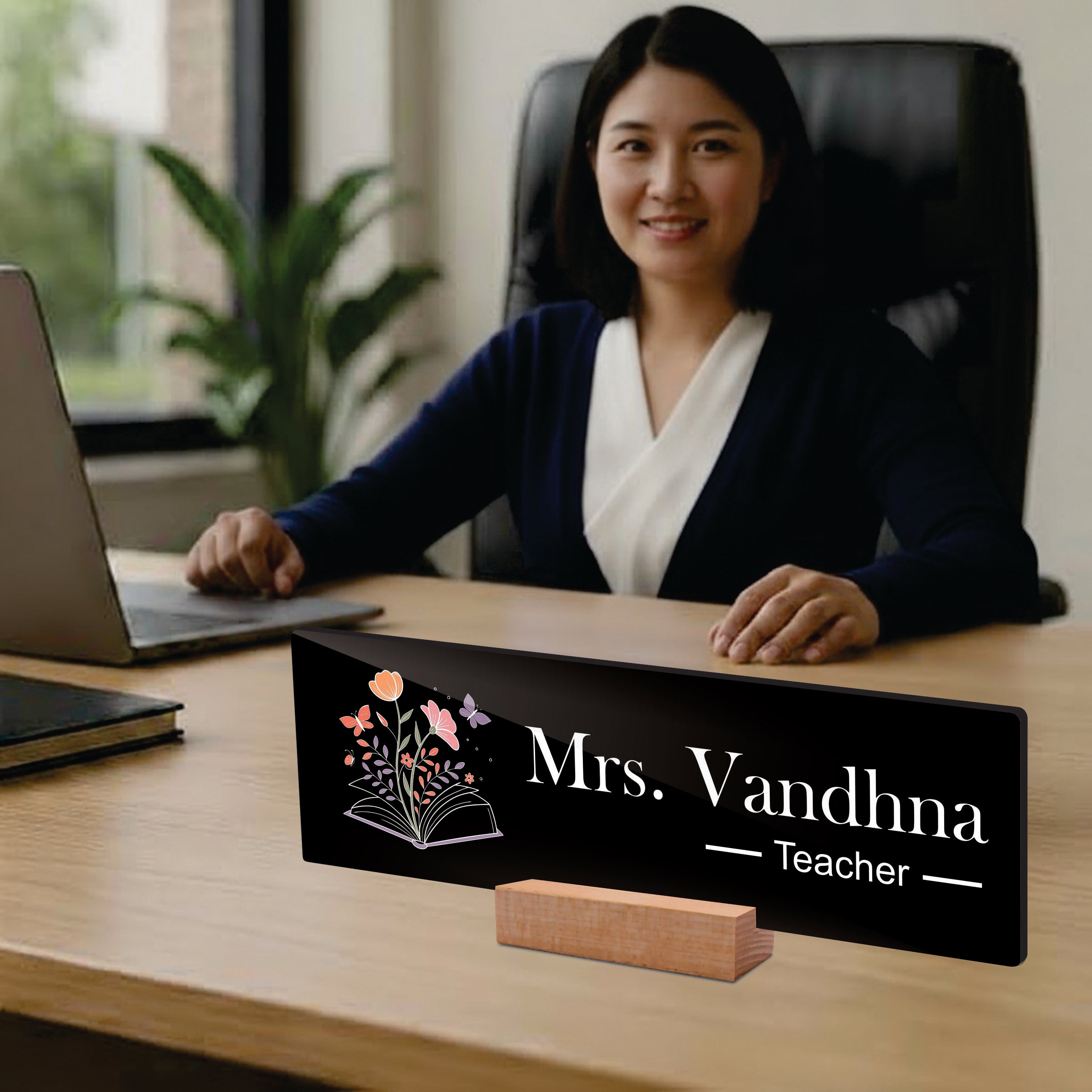 Customized Dentist Desk Name Plate with Wooden Stand